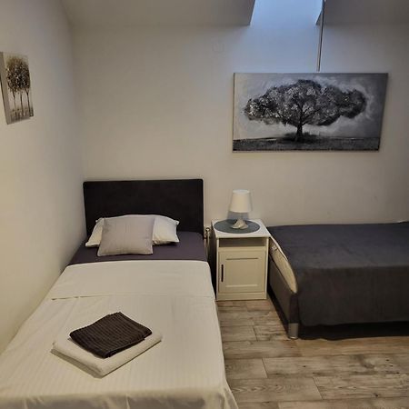 Guest House Lucija Buzin Exteriér fotografie